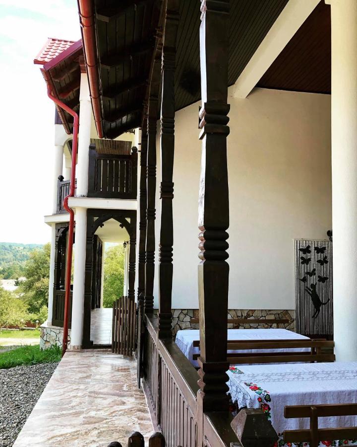 Conacul Lupilor Satu Sugatag Exterior foto